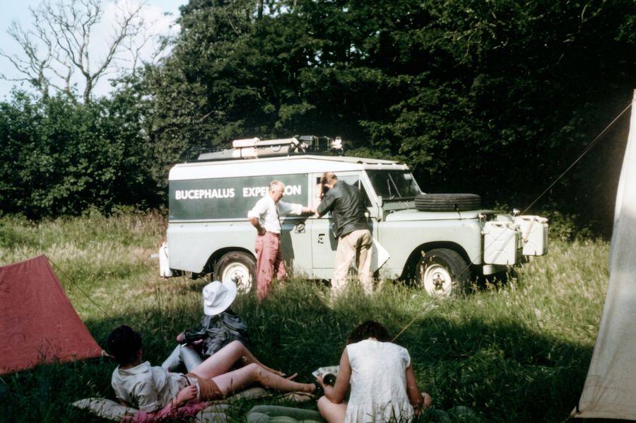 Bucephalus at Bulfan. Valerie, Aunty Hilda & Pat in the foreground. Graham & Uncle Bob at the back