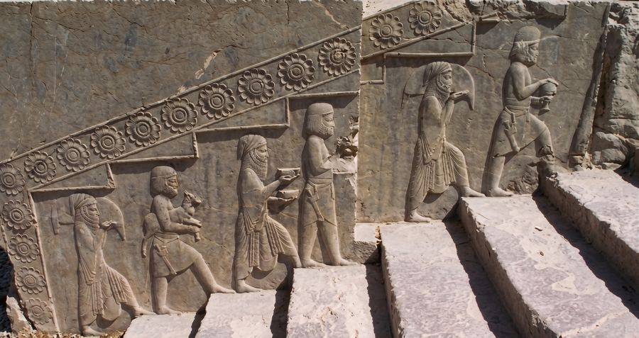 Staircase at Persepolis – Medes bearing gifts