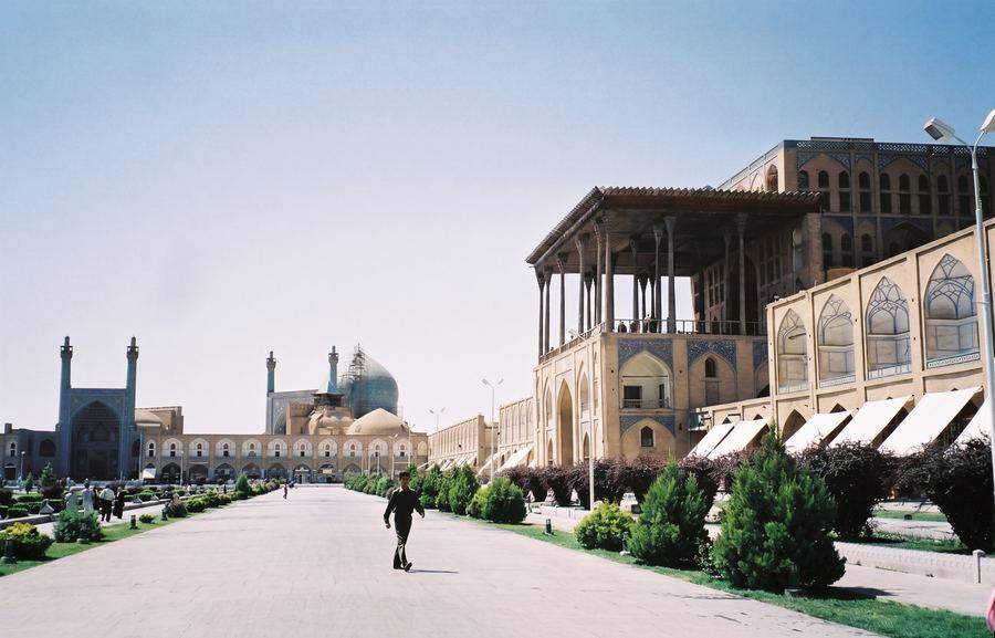 Ali Qapu on the right and looking towards the Masjid e Madre Shah