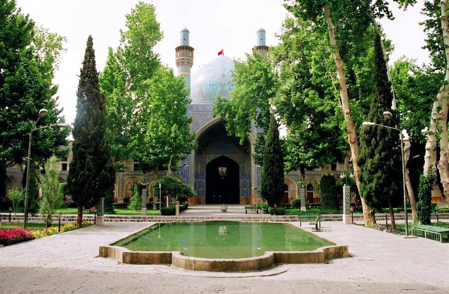 Main entrance to Madraseh Chaharbagh